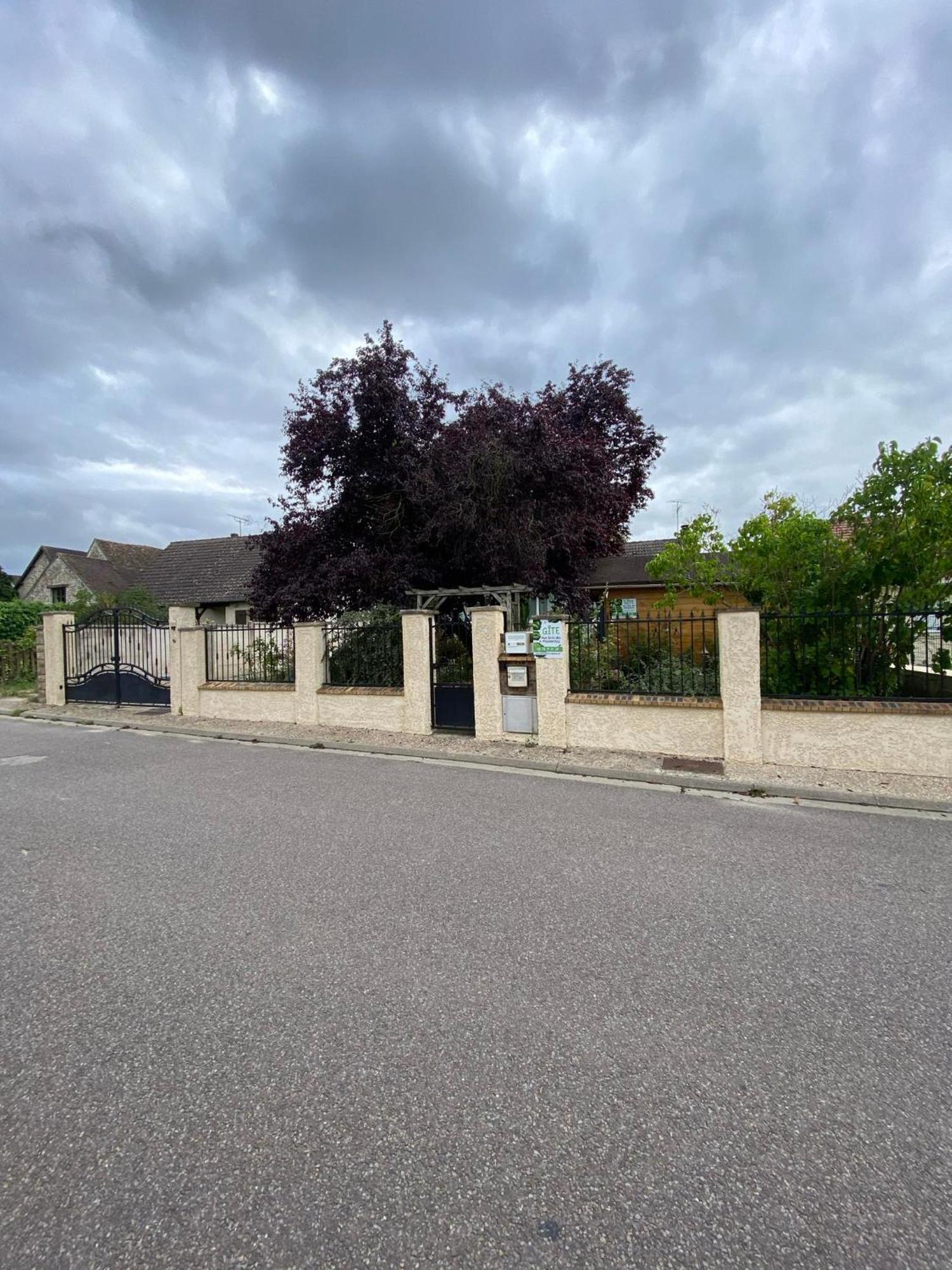 Aux Gres Des Moisonettes